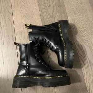 Dr Marten Jadons
